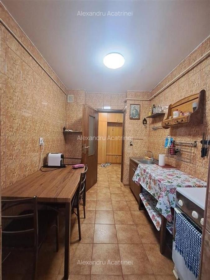 Dacia - Columnei , 2 camere decomandat cu geam la baie, liber - 9