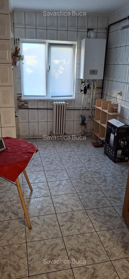 Apartament 3 camere central, etajul 3/3, decomandat cu CT. - 2