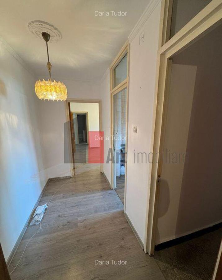 De vanzare Apartament 3 camere, Sector 4 - 10 De vanzare Apartament 3 camere, Sector 4 - 10