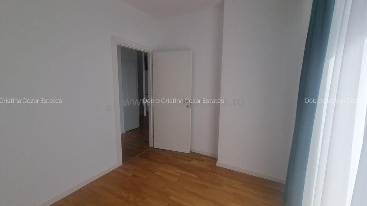 Apartament cu 4 camere decomandat în Băneasa - 9