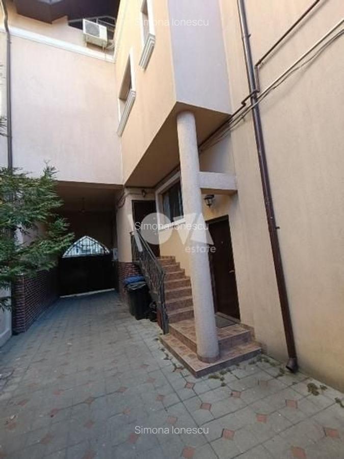 De vânzare - vilă 12 cam - D+P+1E+M - Piata Muncii - Calarasilor - 2