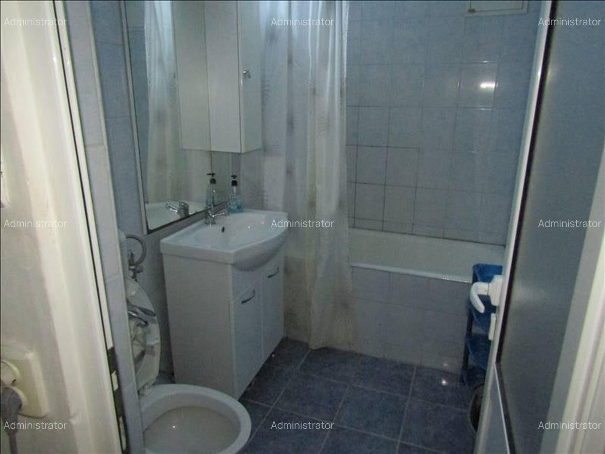 Apartament doua camere, decomandat, central , str. Noica - 10