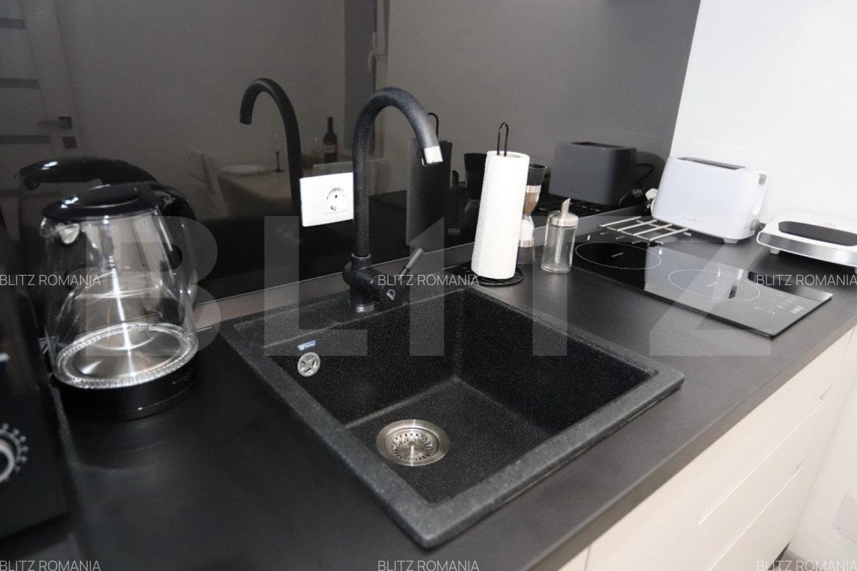 3 apartamente de vanzare, cu 5 camere, 92 mp, zona ultracentrala, Oradea - 11