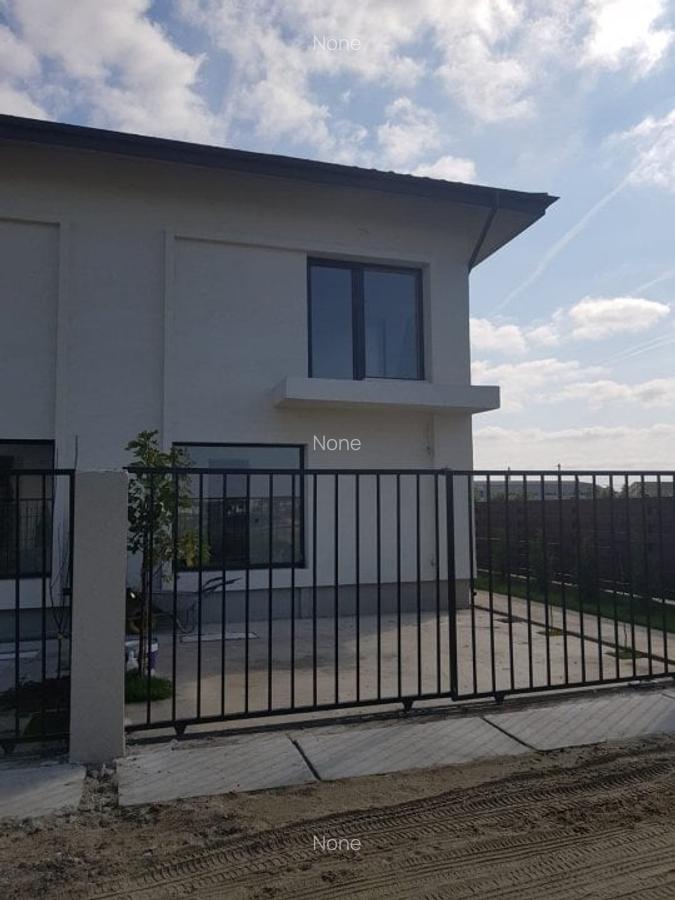 Casă cu 5 camere în Otopeni - 1