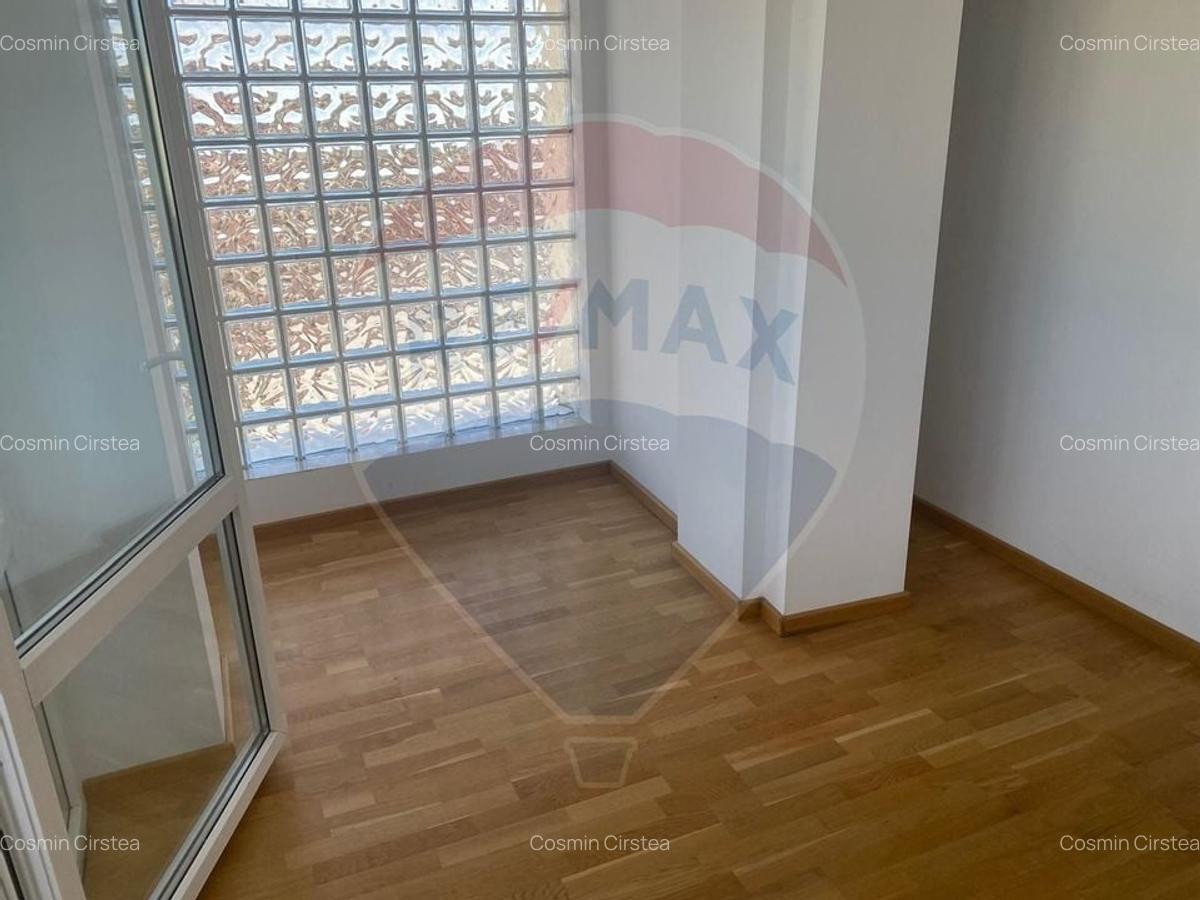 DE VANZARE Apartament cu 4 camere in zona Straulesti - 14