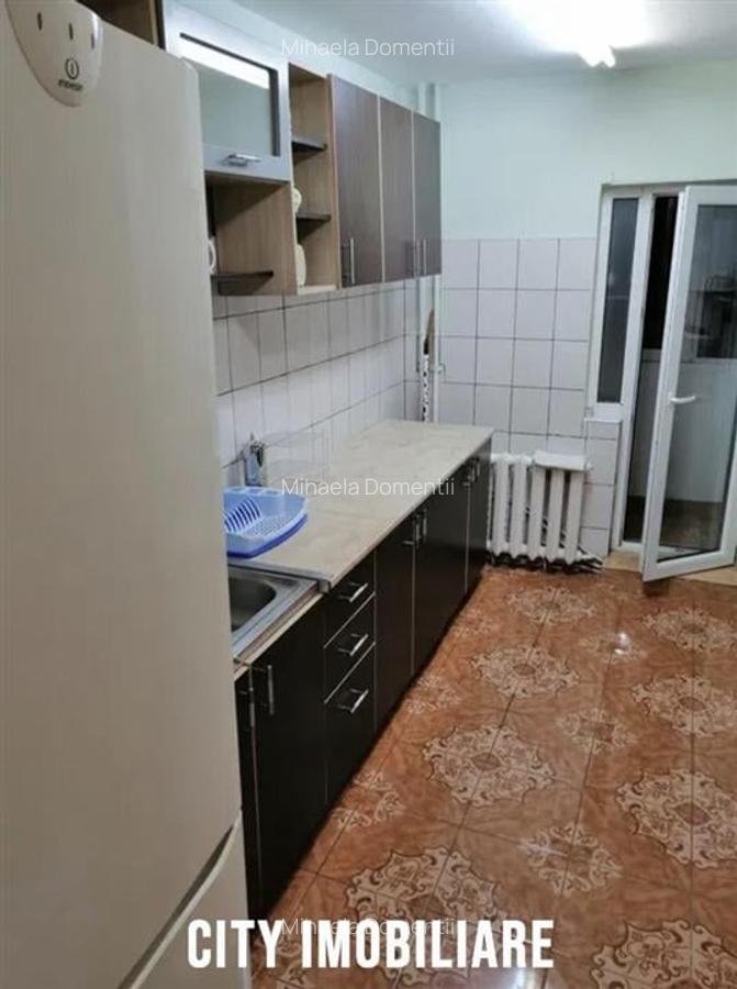 Apartament 3 camere, decomandat, zona FSEGA. - 4