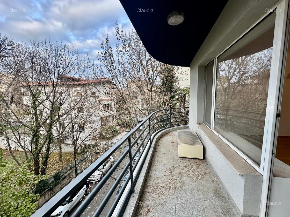 Apartament cu 4 camere decomandat în Primăverii - 13