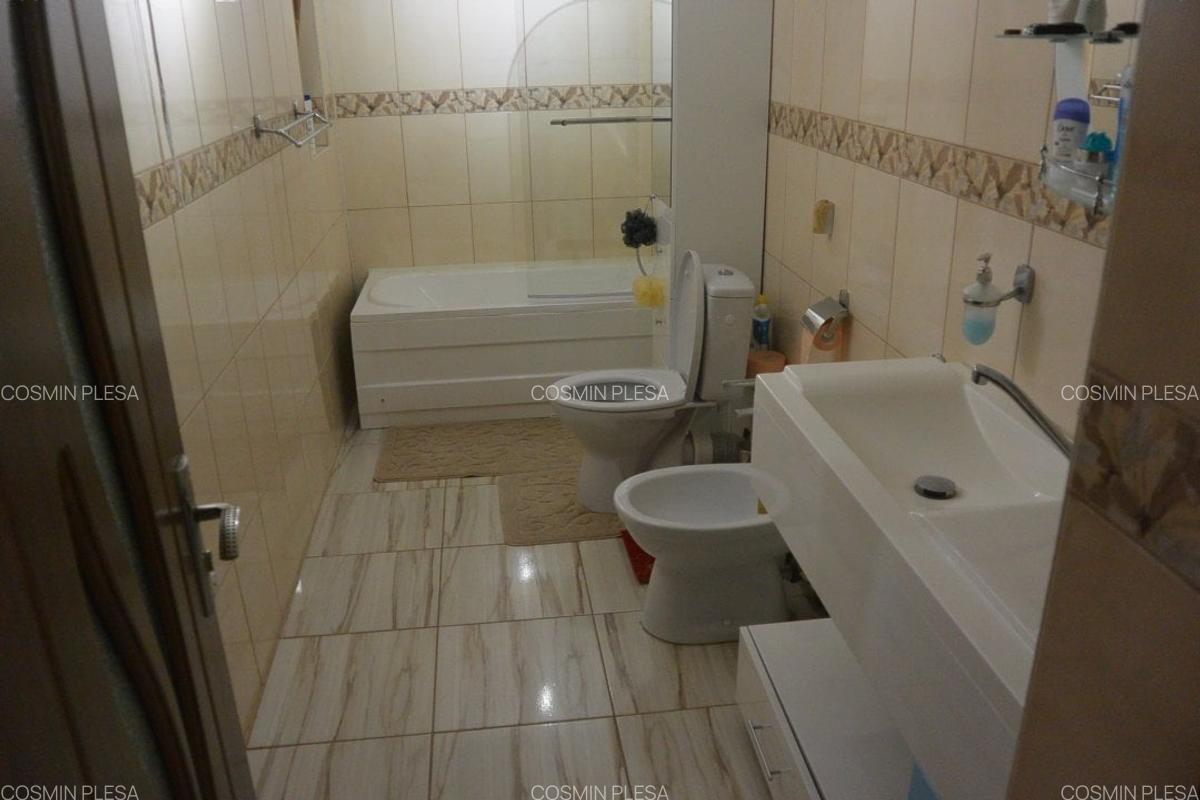 Casă cu 5 camere în Poiana Lacului - 17