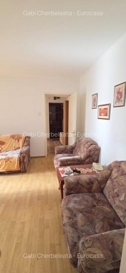 3 camere Cartier Craiovei etaj 2 - 9