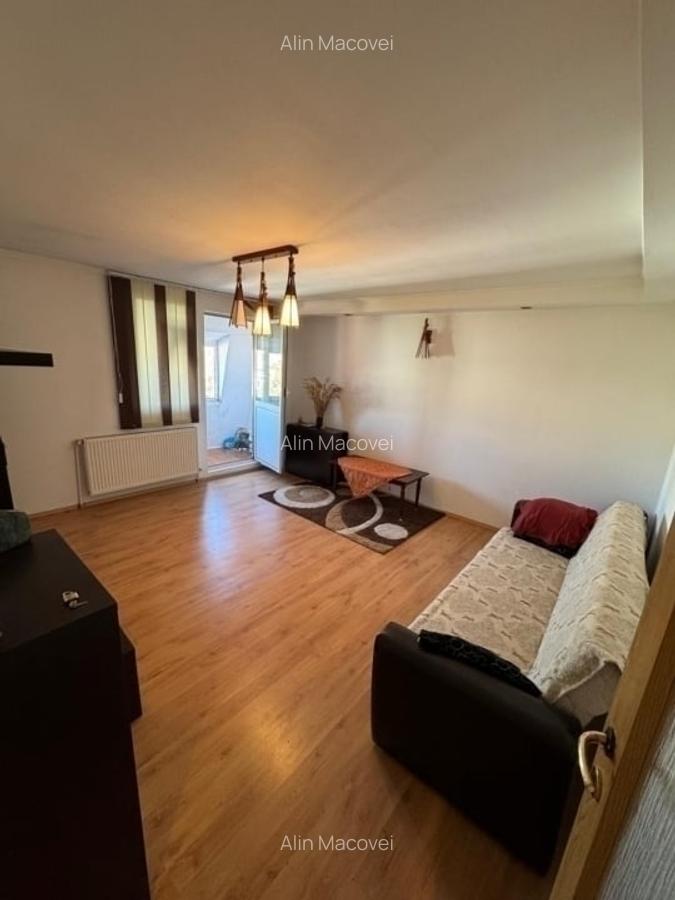 3 Camere Decomandat 81mp zona Nicolina 2 - 1