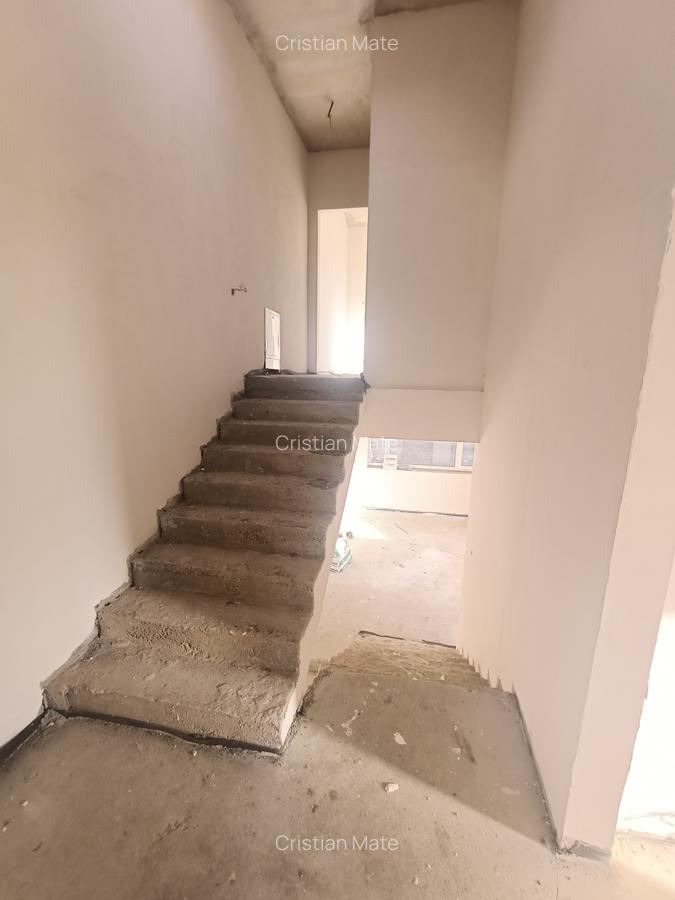 Casă cu 4 camere în Exterior Est - 5