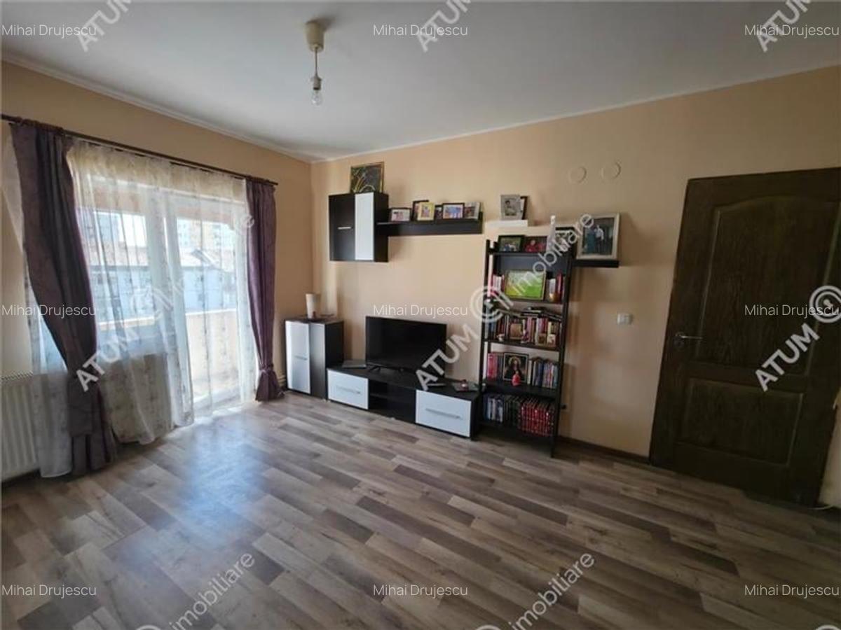 Apartament 4 camere decomandate cu balcon zona Vasile Aaron in Sibiu - 1