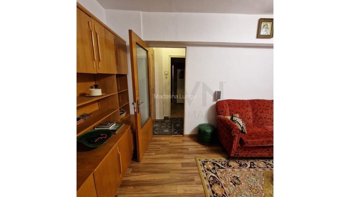 Apartament cu 3 camere semidecomandat în Titulescu - 11