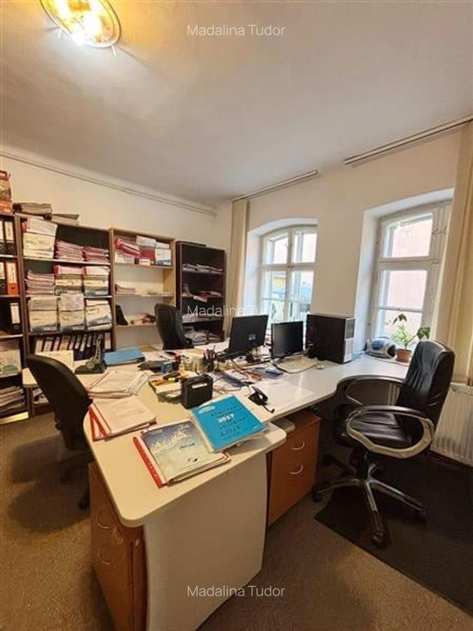 Casa de vanzare pretabila spatiu comercial / birouri,  2 camere, boxa si pod ren - 4