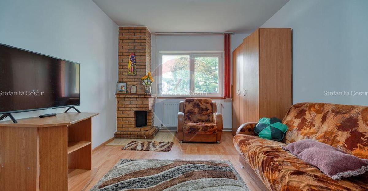 Apartament cu 3 camere de vanzare in zona Central - 1