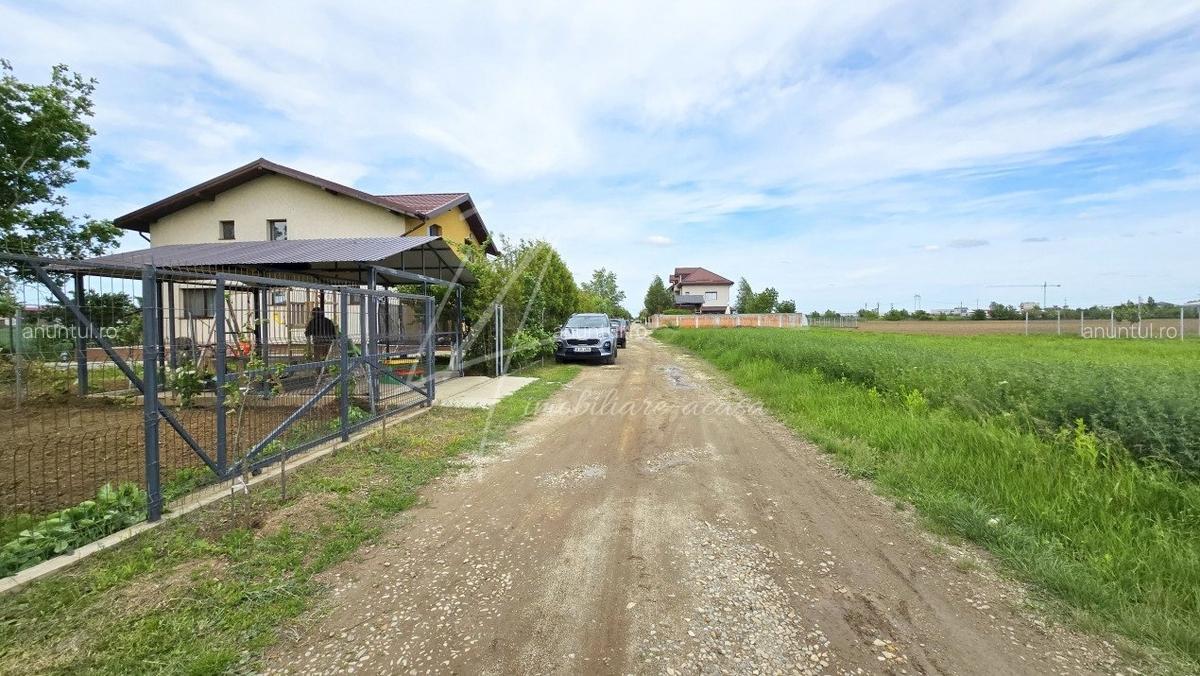 Teren intravilan in zona rezidentiala, la 1 km de A0 si A1 - 3
