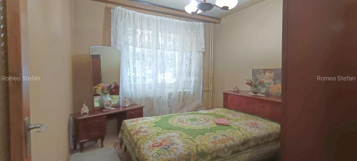 Vanzare apartament 4 camere - Teiul Doamnei - Stradal - vedere spate - 2