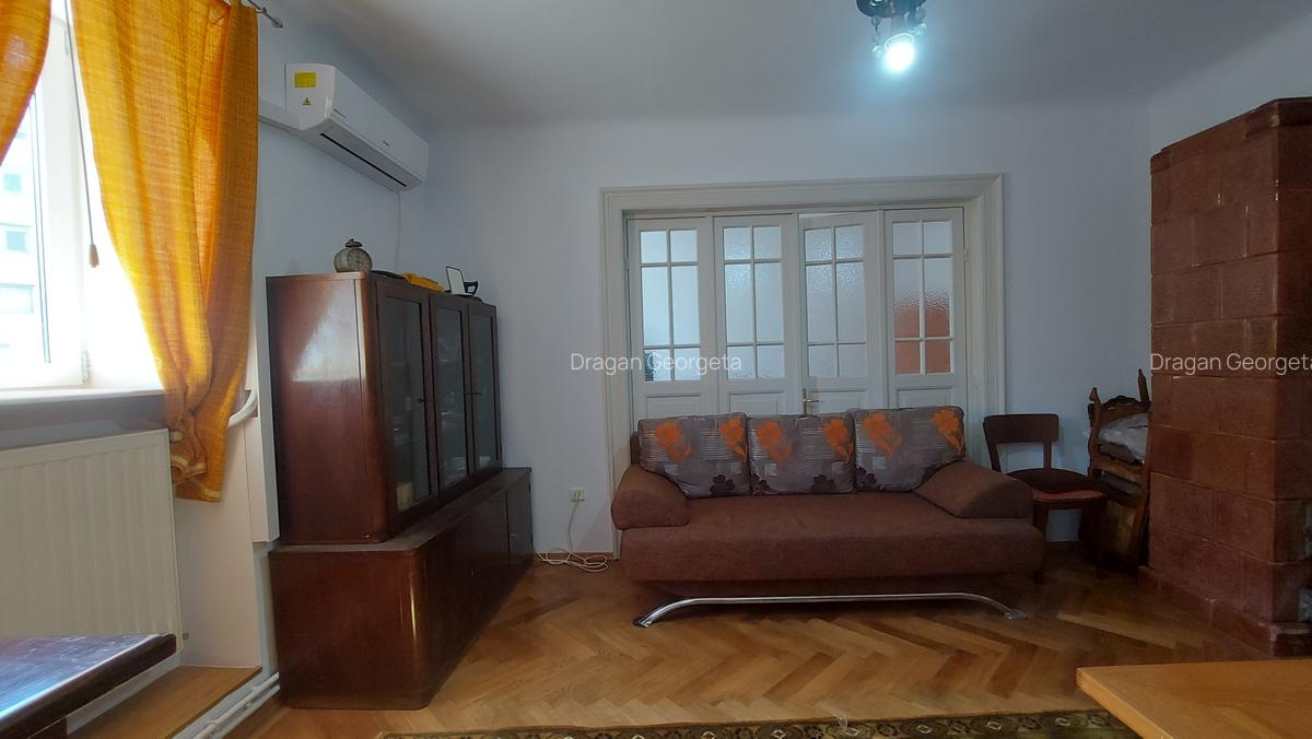 UNIRII-CURTEA DE APEL vanzare  5 camere - 28