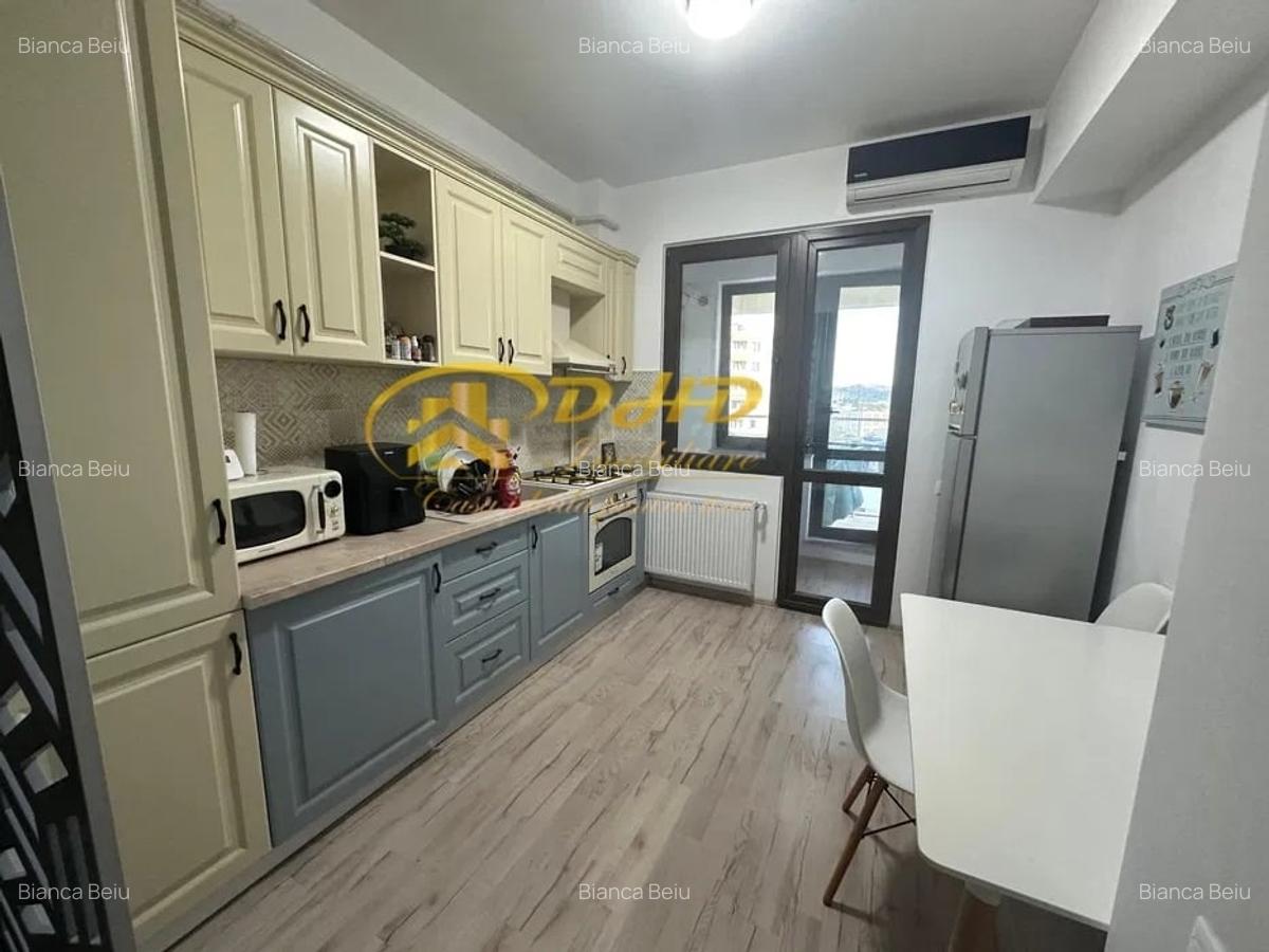 1 camera, Lazar Residence - 2