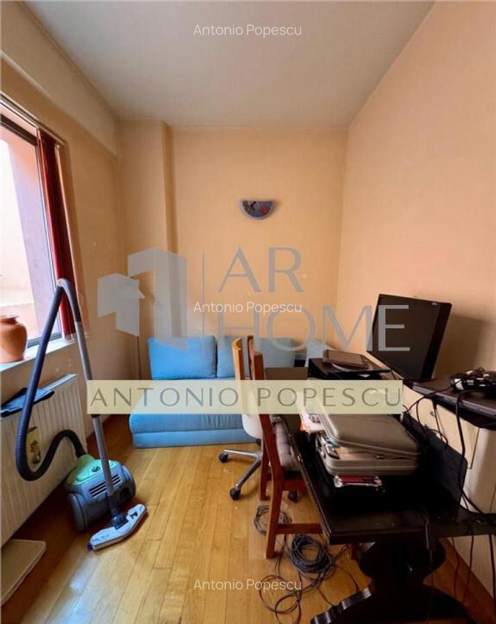 Apartament 4 camere, terasa 49,5 mp, an 2010, Ploiesti, Bd. - 11