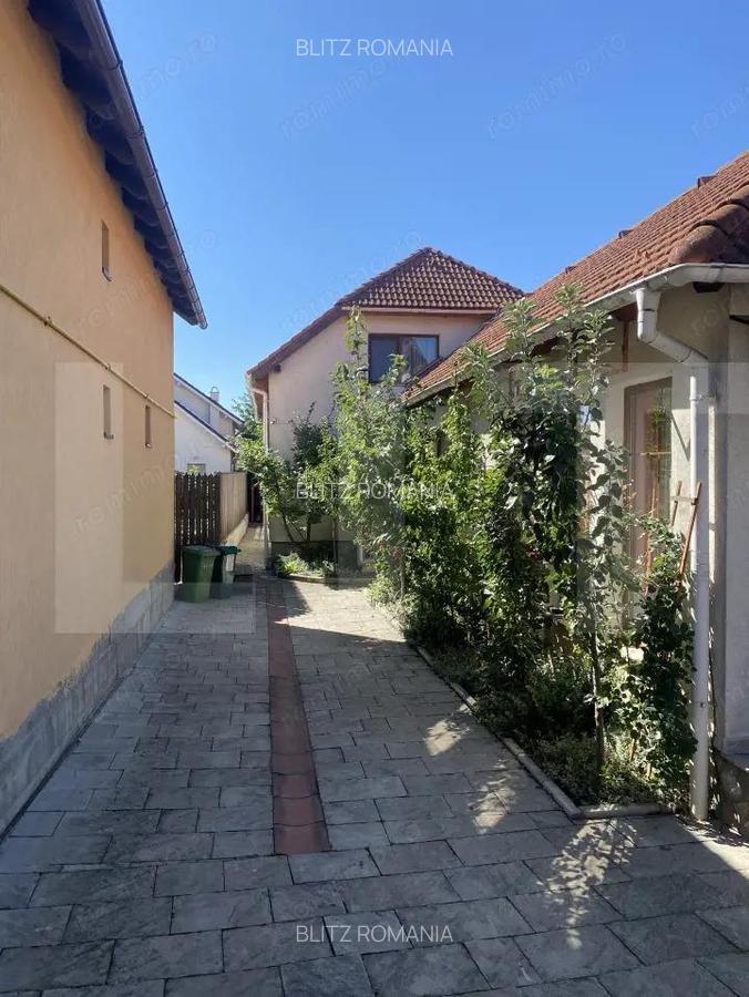 Vila spa?ioasa cu 5 dormitoare ?i curte de 730 mp - 12