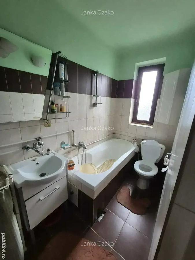 Casa, curte si gradina de vanzare Luna de sus - 2