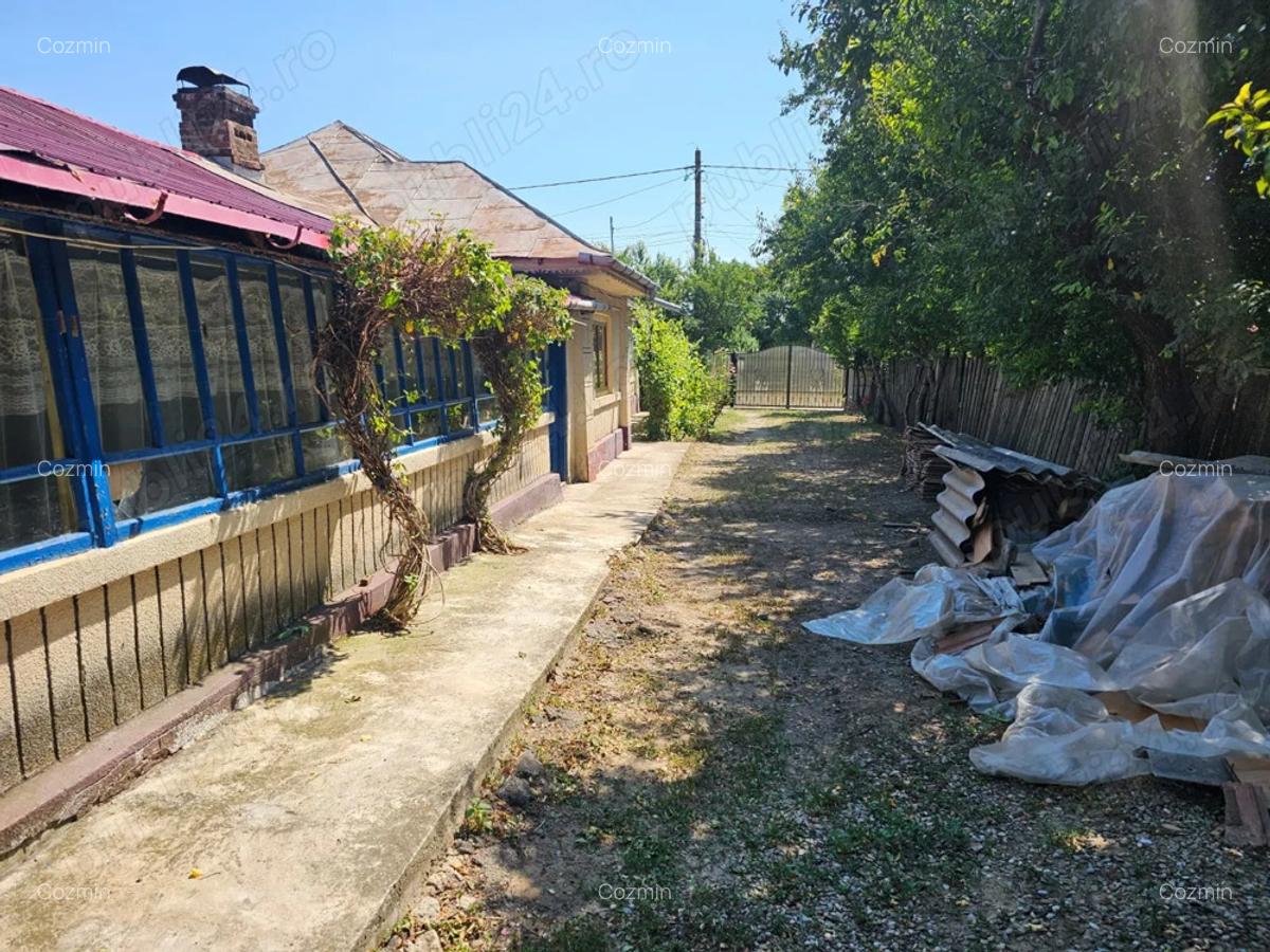 Proprietate la ?ara casa batraneasca + anexe + teren 2.713 mp - 4