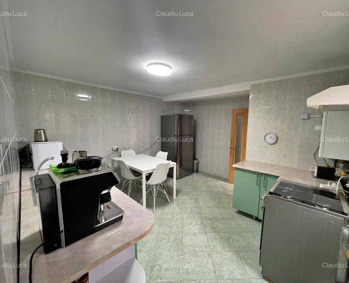 Casă de vânzare în zona Militari,la doar 10 minute de metrou Gorjulu! - 2