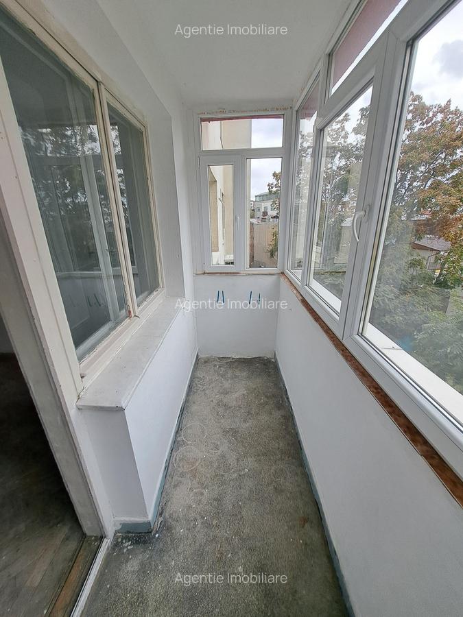 3 camere, intre Gara de Nord si Basarab, B-dul Dinicu Golescu, nr 39 - 1