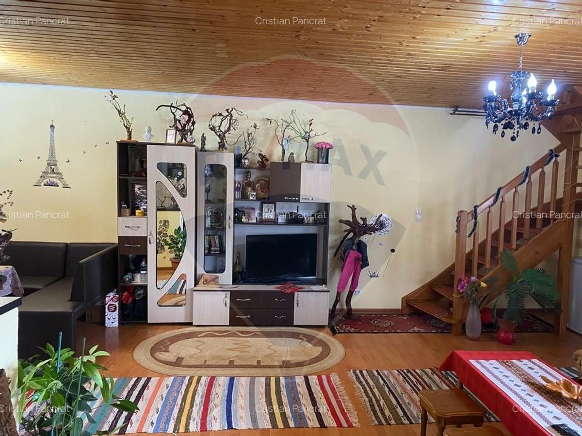 Apartament cu 3 camere de vanzare in Codlea - 4