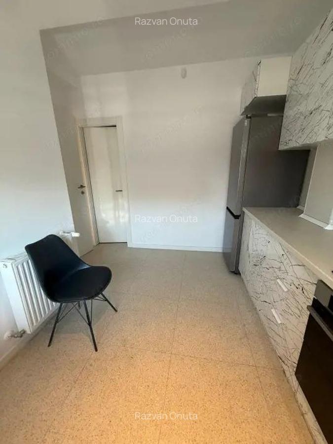 Casa spa?ioasa de inchiriat / vanzare in Complex Liziera de Lac Frumu?ani - 4