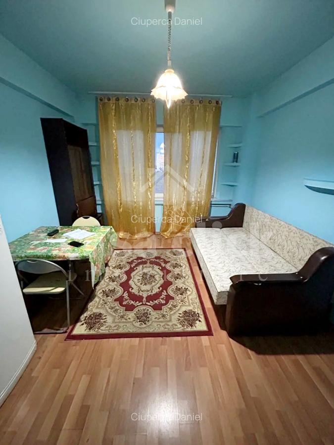 Garsonieră de închiriat în Zona Port – etaj 3, mobilată și utilată - 1