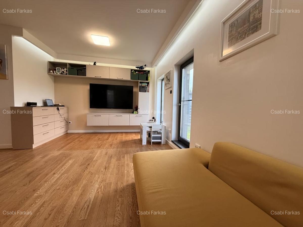 Apartatament cu Gradina, 53 + 110 MP, parcare si 2 anexe, Borhanci - 1