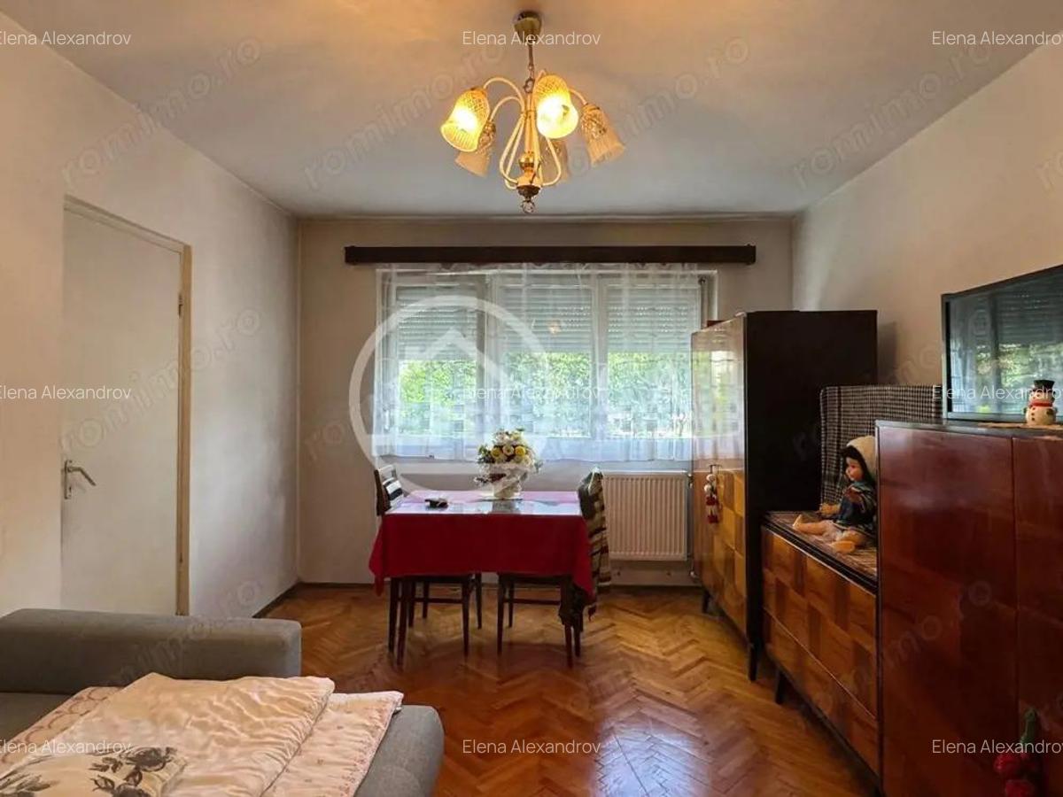 Apartament cu 3 camere de vanzare Str. Seleusului Zona Velenta,Oradea - 1