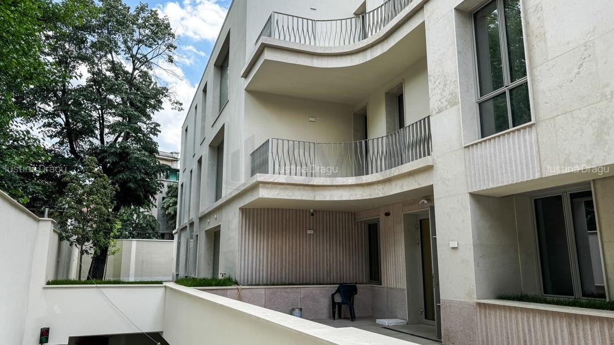 Apartament cu 3 camere semidecomandat în Armeneasca - 1