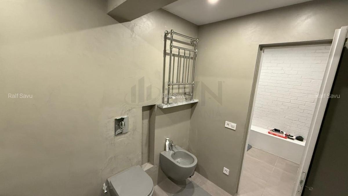 Apartament cu 3 camere circular în Universitate - 13