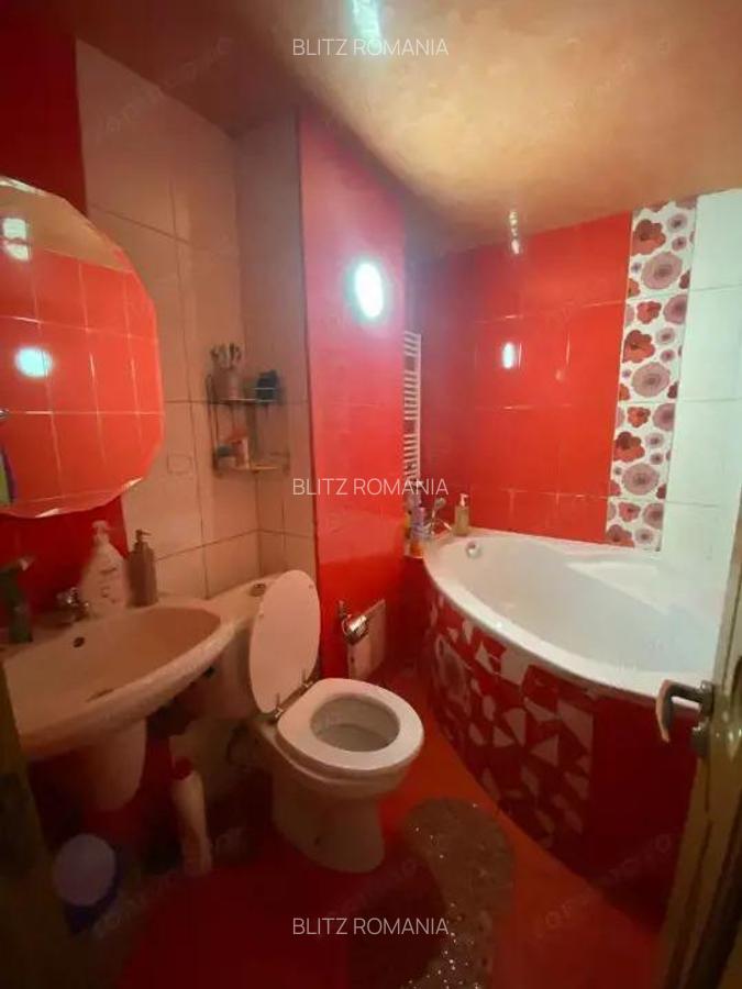 Apartament de vanzare, cu 3 camere, - 12