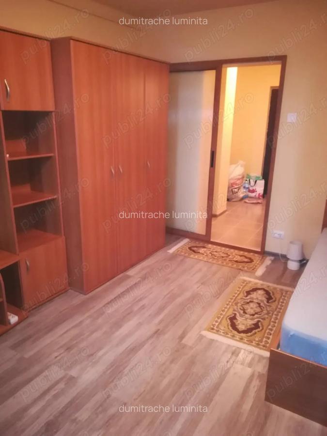 Titan,Liceul Nichita Stanescu, - 4