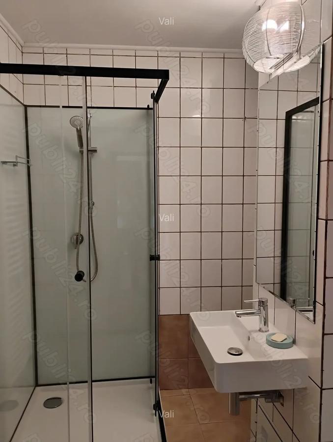 Inchiriez apartament cu 2 camere decomandat etaj 1 - 7