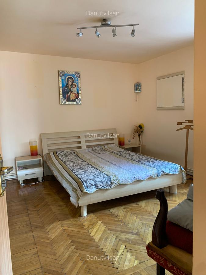 Techirghiol-Casă 4 cam dec BCA teren 530 mp d-17m preț 155.000 euro - 6