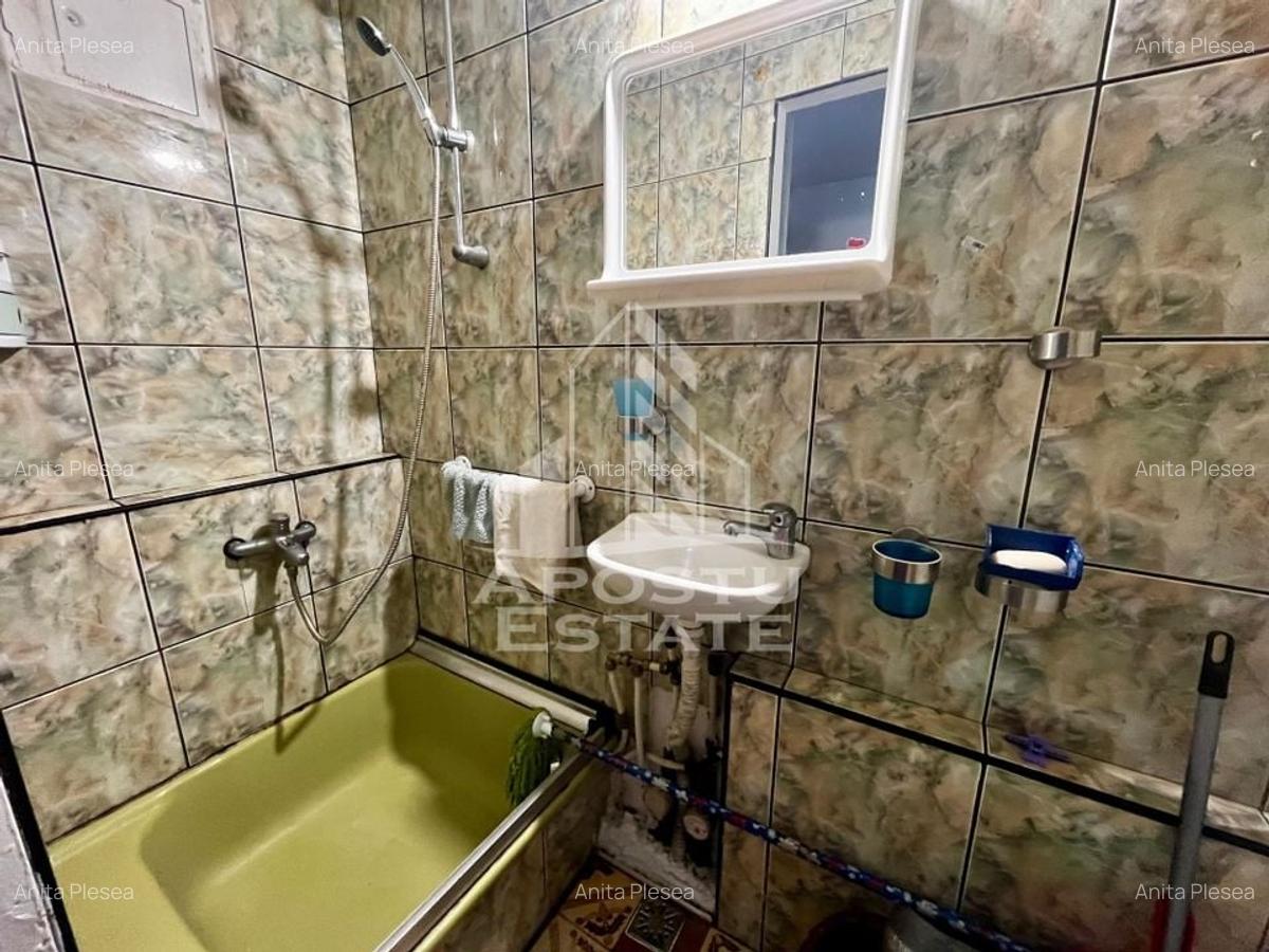 Garsoniera la parter inalt,centrala proprie,zona Aradului - 9