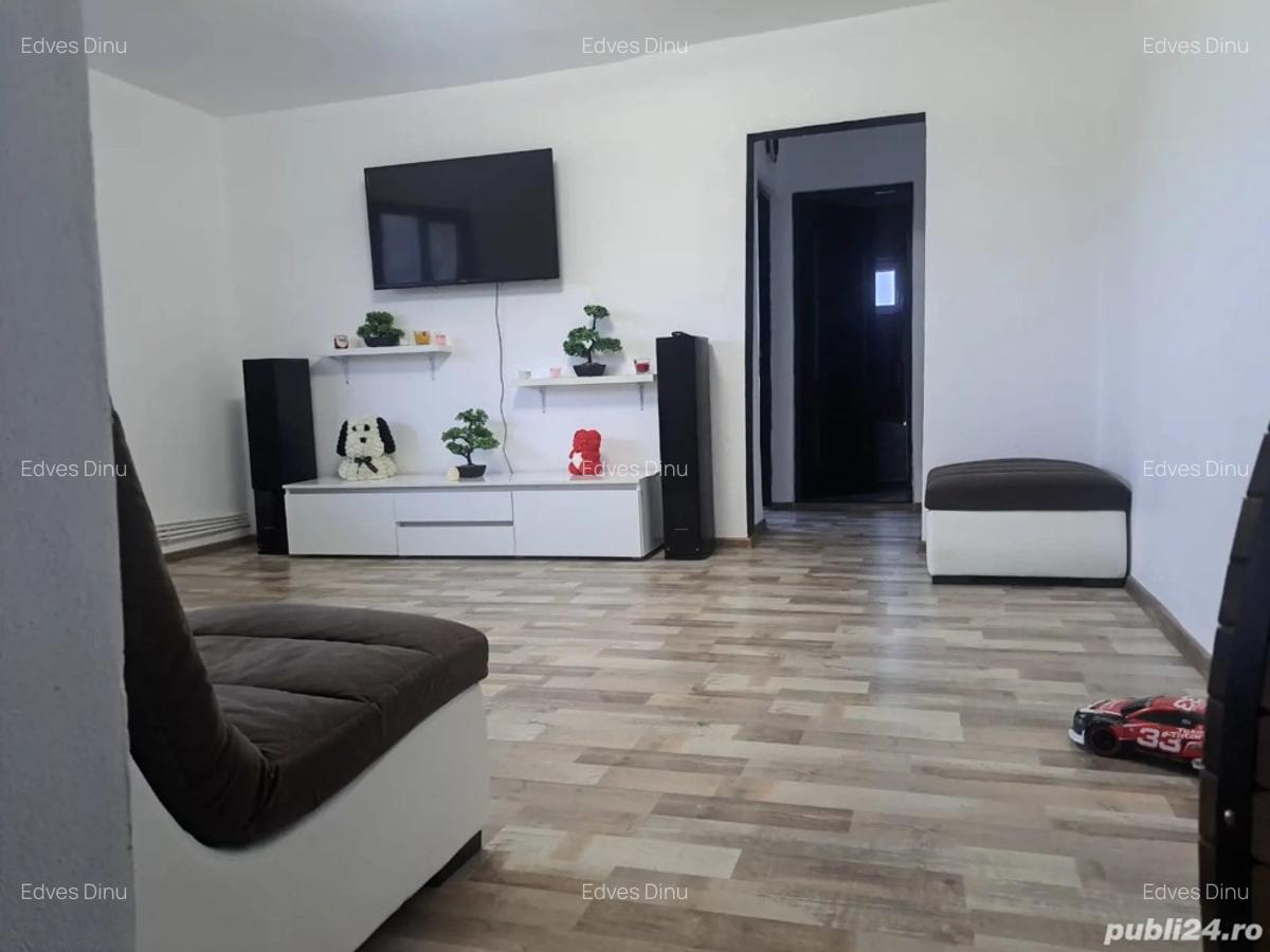 Vand Apartament cu 2 Camere - 2