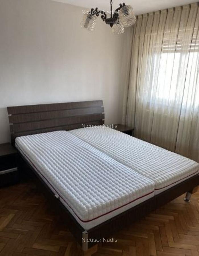 Apartament de vânzare - 5