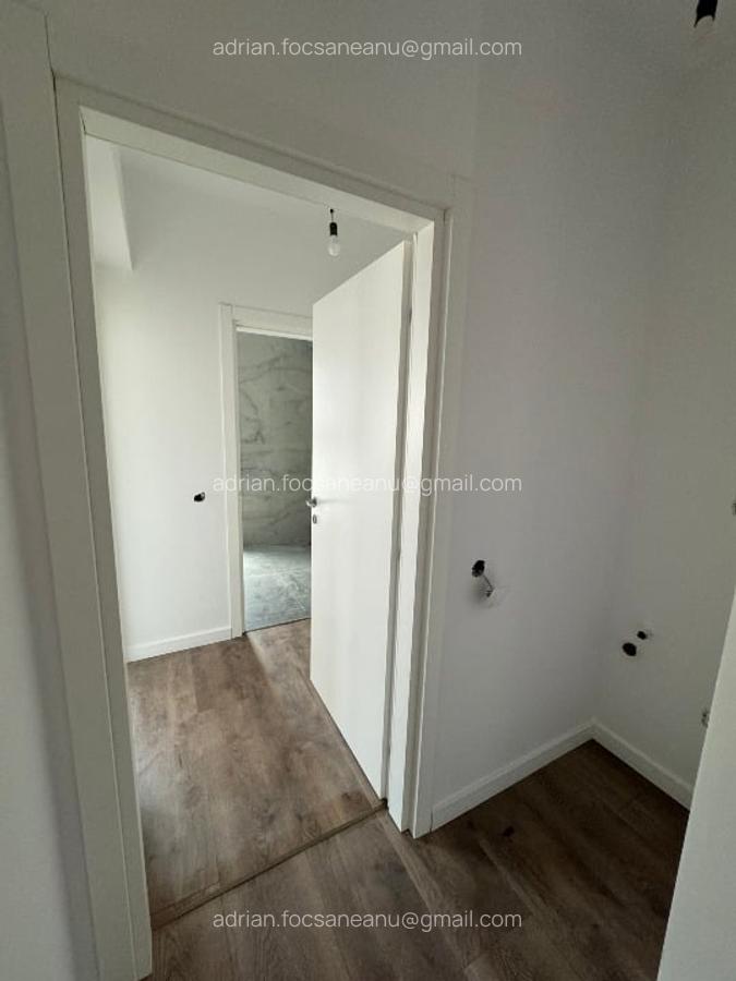 Casa/Vila de vanzare, P+1, 5 camere, curte - 10