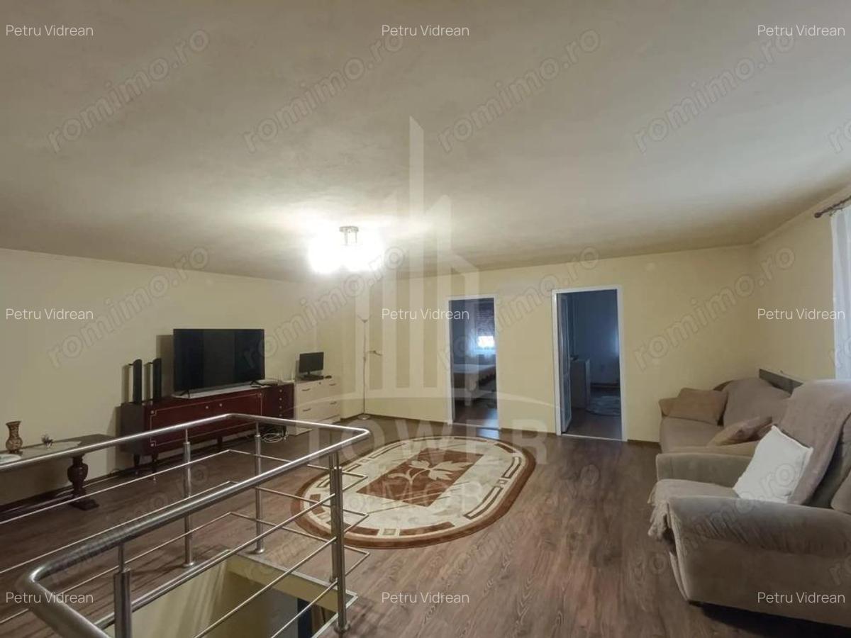 Casa de vanzare in satul Ro?ia cu vedere panoramica spre Mun?ii Fagaras - 15