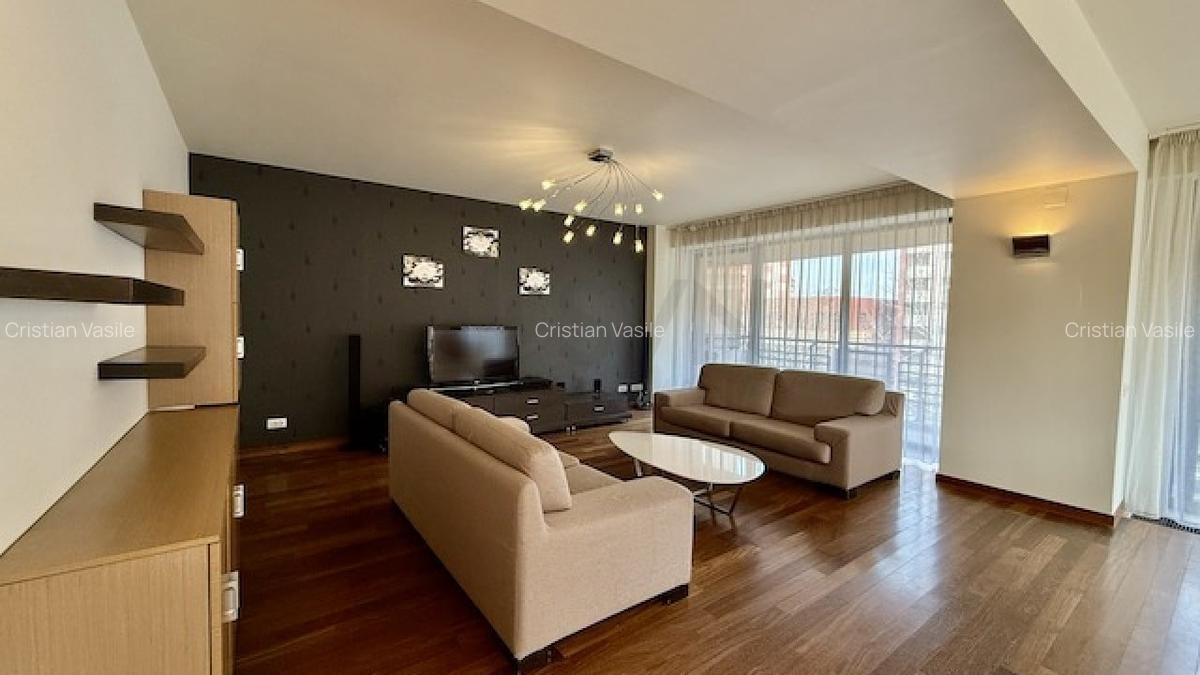 Apartament cu 4 camere semidecomandat în Ștefan cel Mare - 2