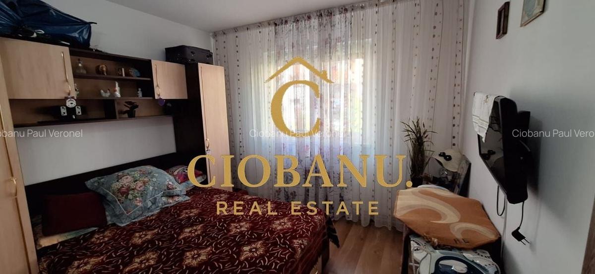 Apartament 3 camere ETAJ 1 de vanzare zona Craiovita Noua - 2