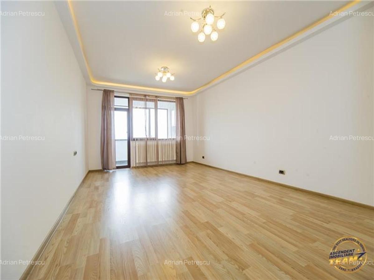 Apartament cu 3 camere decomandat, mobilat în Tractorul - 1