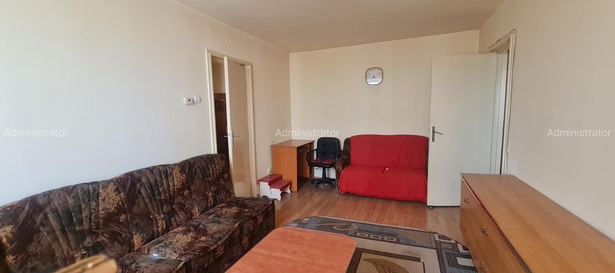 Apartament cu 3 camere semidecomandat în Astra - 2