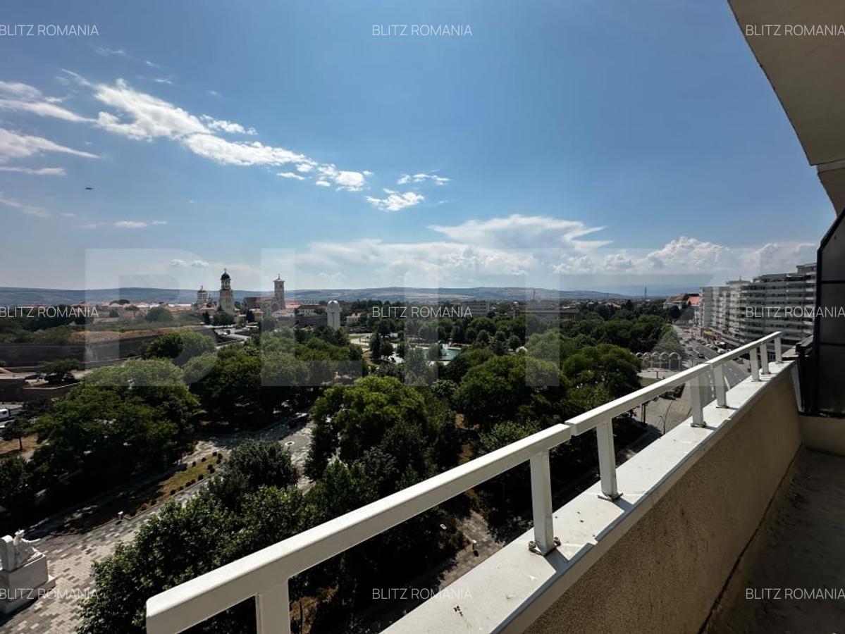 Apartament 3 camere, 78 mp, zona Cetate - 2